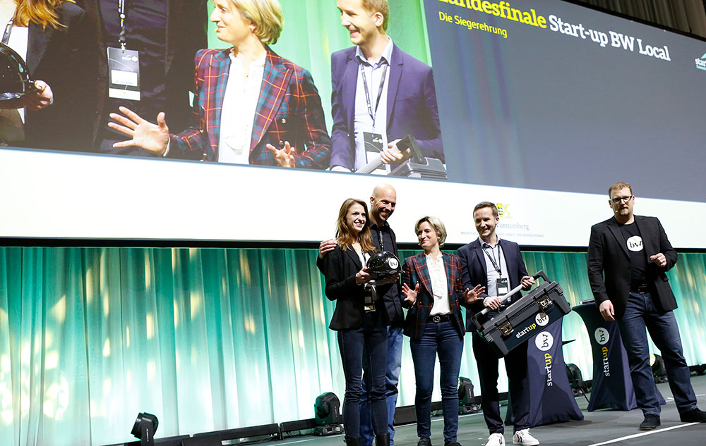 Siegerfoto mit Ministerin (v. l.): Lena Winter, Andreas Pichler, Nicole Hoffmeister-Kraut und Florian Glock