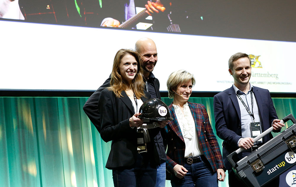 Siegerfoto mit Ministerin (v. l.): Lena Winter, Andreas Pichler, Nicole Hoffmeister-Kraut und Florian Glock